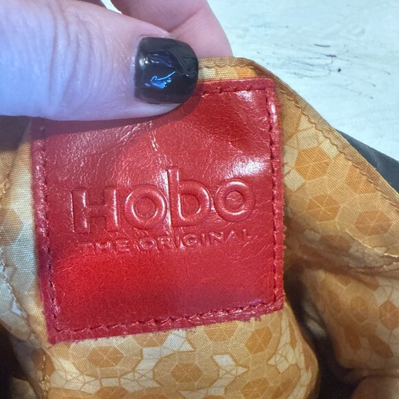 Hobo The Original Black Leather Shoulder Bag With Zip Closure & Printed Interior - Picture 6 of 9
